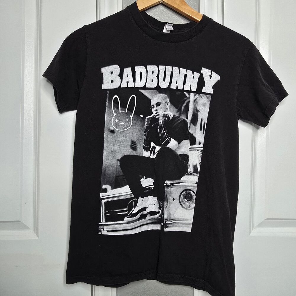 Bad Bunny T-Shirt 2018 Official Tour Merch Small Bunny Graphic Rap Streetwear